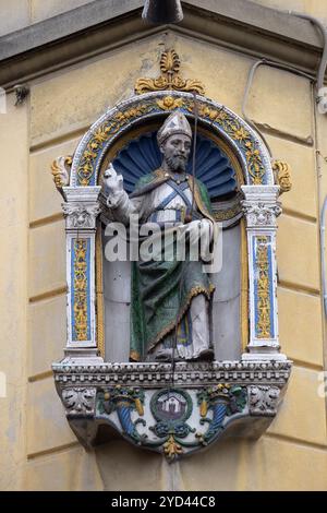 Der heilige Ambrosius Statue, Piazza Sant'Ambrogio in Florenz, Italien Stockfoto