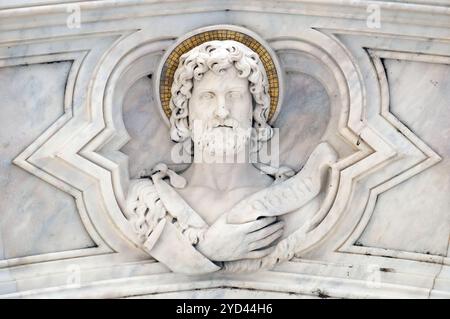 St. Johannes der Täufer, Relief an der Fassade der Basilika Santa Croce (Basilika des Heiligen Kreuzes) - berühmte Franziskanerkirche Stockfoto