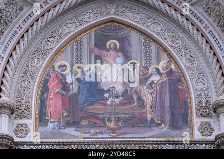 Christus thronte mit Maria und Johannes dem Täufer Hauptportal der Cattedrale di Santa Maria del Fiore (Kathedrale Santa Maria del Fiore) Stockfoto