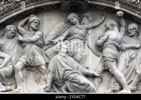 Das Martyrium von St. Stephan Giebel der Eingangstür der Kirche Saint Etienne du Mont, Paris Stockfoto