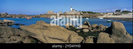 Leuchtturm Phare de Pontusval auf der Pointe de Pontusval, Plouneour Brignogan Plages, Finistere, Bretagne, Frankreich, Europa Stockfoto