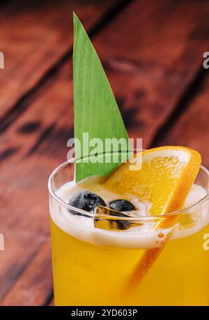 Mai Tai Cocktail mit Ananas und Rum Stockfoto