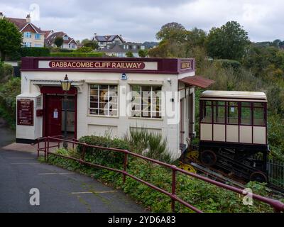 BABBACOMBE CLIFF RAILWAY VIKTORIANISCHE STANDSEILBAHN Stockfoto