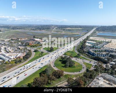 Luftaufnahme des Autobahnkreuzes und der Anschlussstelle, San Diego Freeway interstate 5, Kalifornien Stockfoto