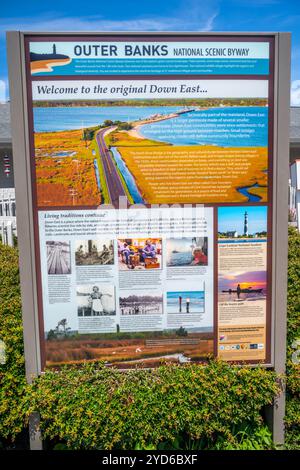 Eine Beschreibungstafel der historischen Geschichte von Cedar Island, North Carolina Stockfoto