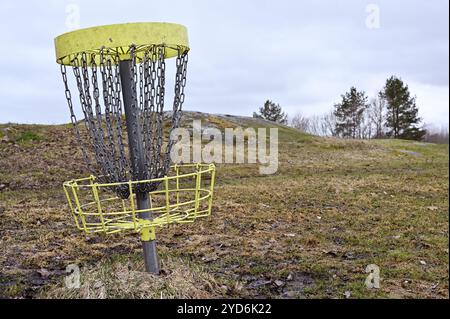 Golf Frisbee Korb im Frühjahr Stockfoto