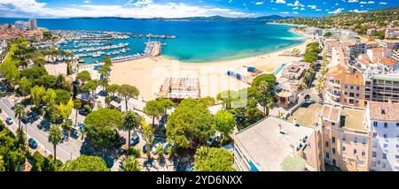 Stadt Sainte Maxime Strand und Blick auf das Wasser Stockfoto