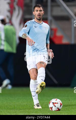 Enschede, Niederlande. Oktober 2024. ENSCHEDE, NIEDERLANDE - 24. OKTOBER: Alessio Romagnoli von SS Lazio während des UEFA Europa League 2024/25 Phase MD3 Spiels zwischen dem FC Twente und S.S. Lazio im FC Twente Stadion am 24. Oktober 2024 in Enschede, Niederlande. (Foto von Joris Verwijst/Orange Pictures) Credit: Orange Pics BV/Alamy Live News Stockfoto