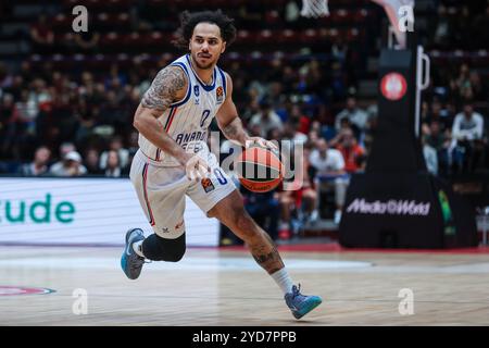 Shane Larkin #0 von Anadolu Efes Istanbul wurde während der regulären Saison der Turkish Airlines EuroLeague 2024/25 in Runde 5 zwischen EA7 Emporio Armani Milan und Anadolu Efes Istanbul im Unipol Forum gesehen. Endergebnis: Milano 84:96 Anadolu Efes. Stockfoto