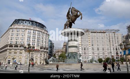 Mazedonienplatz im Zentrum von Skopje, Republik Nordmazedonien, Balkan. Stockfoto