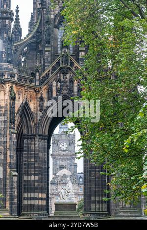 Blick auf das Scott Monument in Edinburgh, Schottland Stockfoto