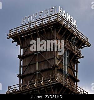 Loesch-Turm mit Schriftzug, Wahrzeichen, Kokrerei Hansa, Dortmund, Ruhrgebiet, Deutschland, Europa Stockfoto