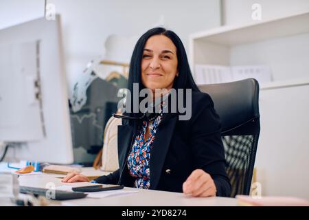 Effizienter Call Center-Agent Für Nahtlose Kundenunterstützung Stockfoto