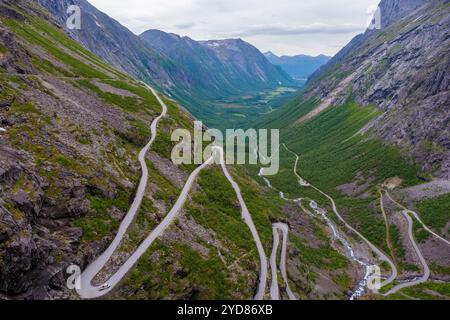 Serpentinenstraße Durch Die Norwegischen Berge, Trollstigen Road Norway Stockfoto