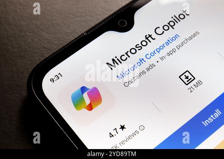 25. Oktober 2024, Brasilien. In dieser Abbildung wird das Logo der Microsoft Copilot App auf einem Smartphone-Bildschirm angezeigt Stockfoto