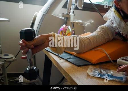 Physiotherapiezentrum, spezialisiert auf Hand-, Ellenbogen- und Schulterpathologien vor oder nach der Operation. Stockfoto