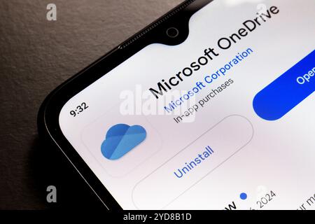 25. Oktober 2024, Brasilien. In dieser Abbildung wird das Microsoft OneDrive App-Logo auf einem Smartphone-Bildschirm angezeigt Stockfoto