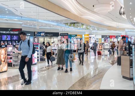 Flughafen Singapur Changi Terminal 4, Duty-Free-Shop Stockfoto