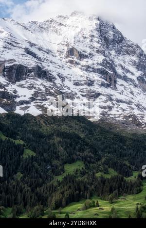 Der Eiger hat ein berühmtes Wahrzeichen in Grindelwald, Schweiz, aus nächster Nähe erobert. Stockfoto