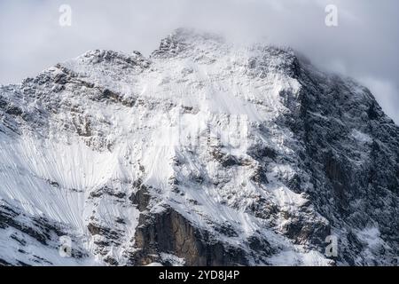 Der Eiger hat ein berühmtes Wahrzeichen in Grindelwald, Schweiz, aus nächster Nähe erobert. Stockfoto