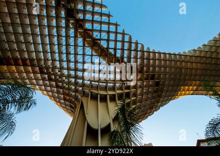 Pilzförmiges Metropol Parasol (Las Setas) Dach des Mercado de la Encarnacion (Encarnacion Markt), Sevilla, Andalusien, Spanien. Stockfoto