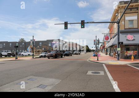 19. September 2024, Lenoir City, TN: Streetscape of Broadway (Main Street) in der Kinstston St. mit Nahaufnahme der Eisdiele La Michoacana. Stockfoto