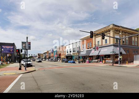 September 2024, Lenoir City, TN: Streetscape of Broadway (Main Street) in der Kinstston St. mit Nahaufnahme der Eisdiele La Michoacana. Stockfoto