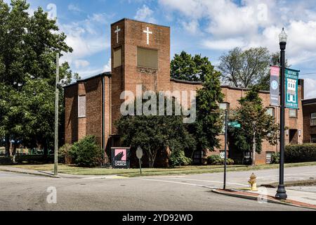 19. September 2024, Lenoir City, TN: The Canvas Church, am Broadway in der Innenstadt. Diagonalansicht. Stockfoto