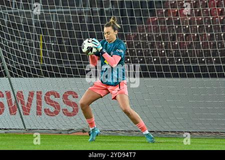 Mackenzie Arnold (Australien, #01) beim warm-up. SUI, Schweiz - Australien, Frauen-Fussball, Testspiel, Saison 2024/2025, 25.10.2024 Foto: Eibner-Pressefoto/Thomas Hess Stockfoto