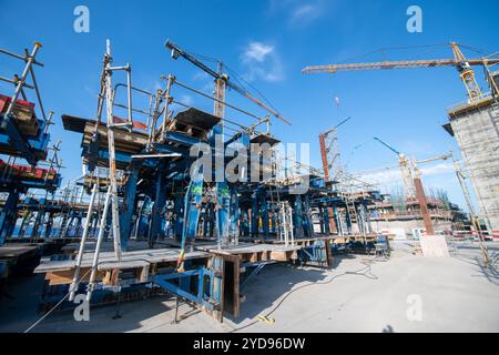 Vlissingen, Niederlande. Oktober 2024. Die Bautätigkeit wird bei einem Besuch der Baustelle der Energieinsel „Prinzessin Elisabeth Island“ von Elia in Vlissingen, Niederlande, am Freitag, den 25. Oktober 2024, beobachtet. BELGA PHOTO JONAS ROOSENS Credit: Belga News Agency/Alamy Live News Stockfoto