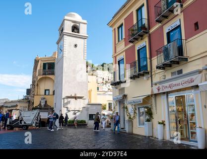 Uhrenturm (Torre dell' Orologio) Piazza Umberto, Capri Stadt, Insel Capri, Kampanien, Italien Stockfoto