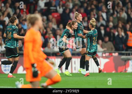 Wembley Stadium, London, Großbritannien. Oktober 2024. Frauen International Football freundlich, England gegen Deutschland; Giulia Gwinn aus Deutschland feiert ihr Tor in der 11. Minute für 0:2. Beschreibung: Action Plus Sports/Alamy Live News Stockfoto