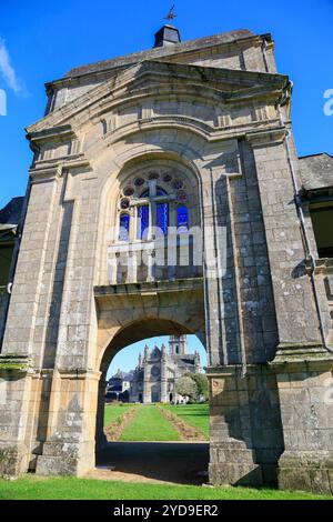 Basilika Sainte Anne aus dem 19. Jahrhundert, zweitgrößte Wallfahrtsstätte Frankreichs, Sainte-Anne-d Auray, bretonisch Santez-Anna-Wened, Departement Morbihan, Region Bretagne Breizh, Frankreich *** Basilika Sainte Anne aus dem 19. Jahrhundert, zweitgrößte Wallfahrtsstätte Frankreichs, Sainte Anne d Auray, Breton Santez Anna Wened, Departement Morbihan, Region Bretagne Breizh, Frankreich Stockfoto