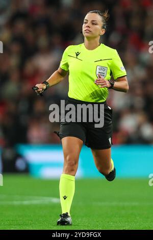 Schiedsrichterin Marta Huerta de AZA während des Internationalen Freundschaftsspiels England Women vs Germany Women im Wembley Stadium, London, Großbritannien, 25. Oktober 2024 (Foto: Izzy Poles/News Images) Stockfoto