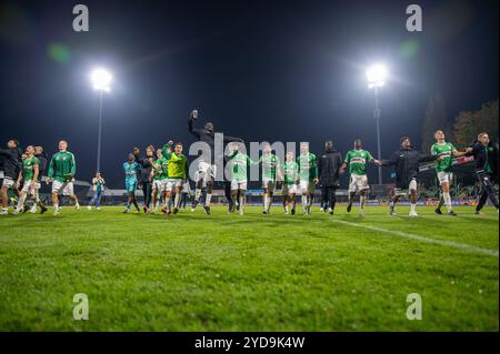 Dordrecht - Spieler des FC Dordrecht in der zwölften Runde der Keuken Kampioen Divisie Saison 2024/2025. Das Spiel findet am 25. Oktober 2024 im M-Scores Stadion in Dordrecht, Niederlande, statt. (VK Sportphoto/Nick Koole) Stockfoto