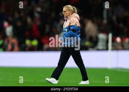 Sarina Wiegman Managerin der England Women beim Internationalen Freundschaftsspiel England Women vs Germany Women im Wembley Stadium, London, Großbritannien, 25. Oktober 2024 (Foto: Izzy Poles/News Images) Stockfoto