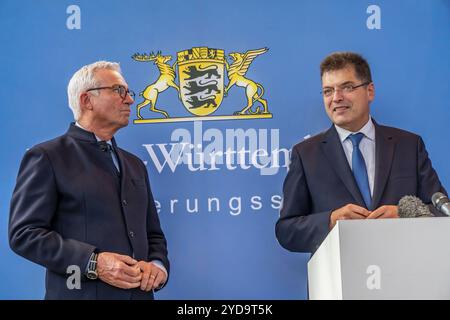 Links Thomas Strobl CDU, STV. Ministerpräsident und Innenminister, rechts Janez Lenarcic, EU-Kommissar. Einsatzkräfte Proben den Ernstfall: Große Erdb Stockfoto