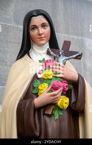 Saint Thérèse von Lisieux. Die St.-Martin-Kathedrale (Katedrála svätého Martina) in Bratislava, Slowakei. Stockfoto