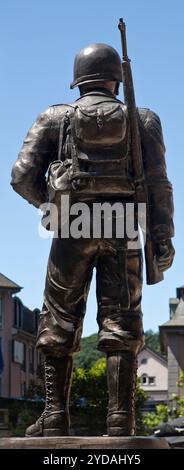 GI Soldat von hinten, Befreiungsdenkmal von Frank Kieffer Asselborn, Clervaux, Luxemburg, Europa Stockfoto