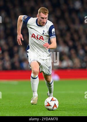 London, Großbritannien. Oktober 2024. London, England - 24. Oktober: Tottenham Hotspur's Dejan Kulusevski beim Spiel der UEFA Europa League 2024/25 zwischen Tottenham Hotspur und AZ Alkmaar im Tottenham Hotspur Stadium am 24. Oktober 2024 in London. (David Horton/SPP) Credit: SPP Sport Press Photo. /Alamy Live News Stockfoto