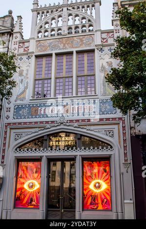 Eintritt zum Lello Bookshop (Livraria Lello) oder Harry Potter's Bookstore, Porto Portugal. Stockfoto