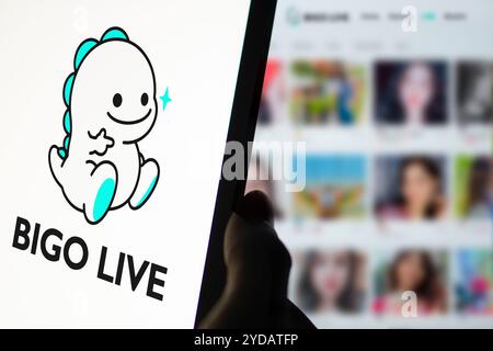 Dhaka, Bangladesch, 13. Juli 2024: Das Bigo Live-Logo wird auf dem Smartphone angezeigt. Stockfoto