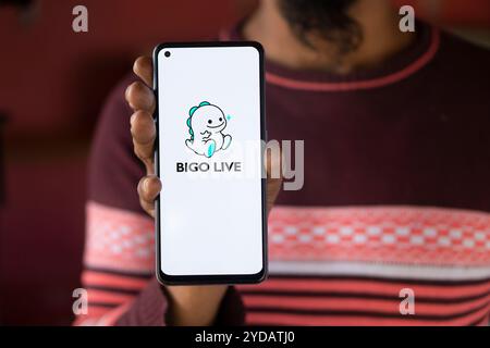 Dhaka, Bangladesch, 13. Juli 2024: Das Bigo Live-Logo wird auf dem Smartphone angezeigt. Stockfoto