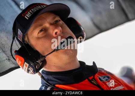 Brad Keselowski, Fahrer der NASCAR Cup Series, geht auf die Rennstrecke, um für den Ally 400 im Libanon, TN, USA, zu trainieren. Stockfoto