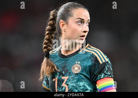 Sara Dabritz (13) während des internationalen Freundschaftsspiels zwischen England Frauen und Deutschland im Wembley Stadium, London am Freitag, den 25. Oktober 2024. (Foto: Kevin Hodgson | MI News) Credit: MI News & Sport /Alamy Live News Stockfoto