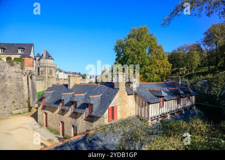 ehemaliges Waschhaus Lavoirs de la Garenne am Fluß Le Marle, mittelalterliche Stadtmauer, Remparts, Altstadt Vannes, bretonisch Gwened, Departement Morbihan, Region Bretagne Breizh, Frankreich *** ehemaliges Waschhaus Lavoirs de la Garenne am Fluss Le Marle, mittelalterliche Stadtmauer, Remparts, Altstadt Vannes, Breton Gwened, Departement Morbihan, Region Bretagne Breizh, Frankreich Stockfoto