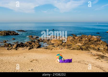 Praia de Castelo do Queijo (Käsestrand) in der Nähe von Saint Francis Xavier Fort (Castelo do Queijo, Porto, Portugal. Stockfoto