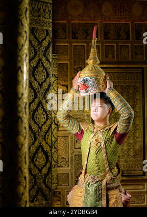 Khon, ist ein klassischer Thai-Tanz in Maske. Das ist Hanuman Stockfoto