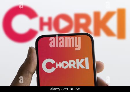 Dhaka, Baangladesch - 27. Juli 2024: Das Chorki-Logo wird auf dem Smartphone angezeigt. Chorki ist ein Bangladeschischer Streaming-Service, der Ori anbietet Stockfoto