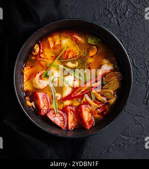 Tom Yum Goong – thailändische heiße und scharfe Suppe Stockfoto